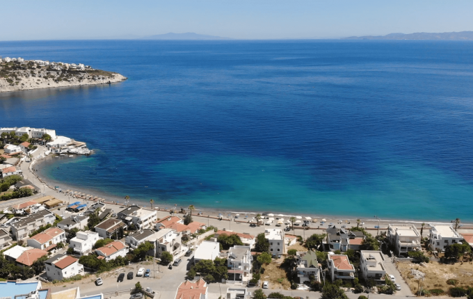 İskele 81 Ada 85 - 86 Parseller 700 M2 Arsa Bodrum İkiz Havuzlu Villa